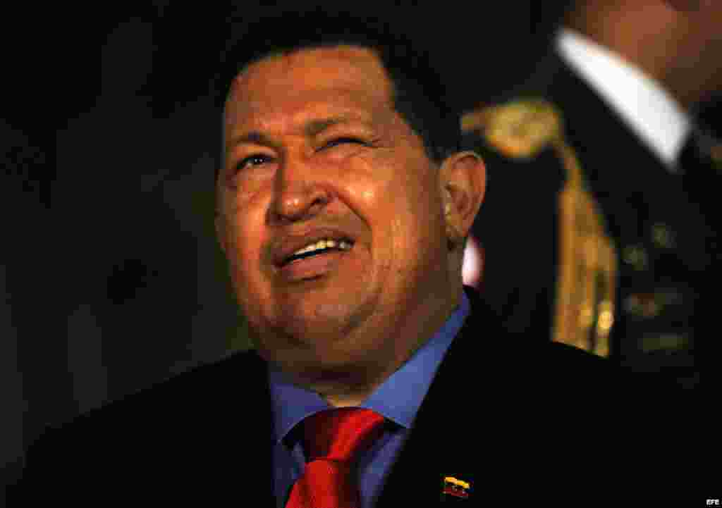 Hugo Chávez durante la visita de una delegación rusa de la empresa petrolera Rosneft.
