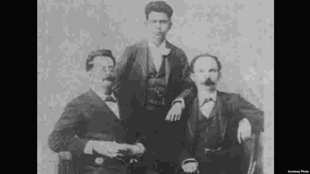 José Martí con su amigo Fermín Domínguez y Panchito Gómez Toro. 